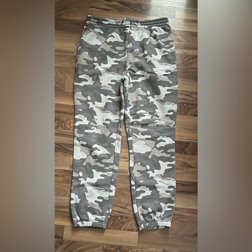 5 for $25. Men’s fleece joggers